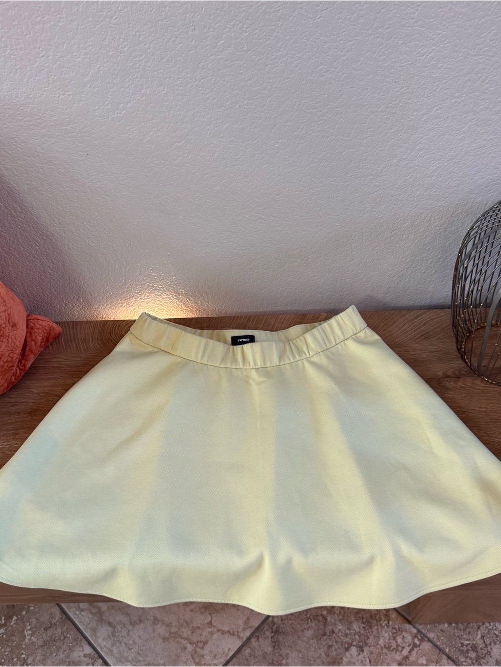 Express Pale Keylime Circle Skirt With Pockets-never worn
